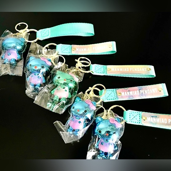 Set of 5 Iridescent Cat Bag charm/keychain good for bday goodies bags New in pkg - Picture 5 of 5